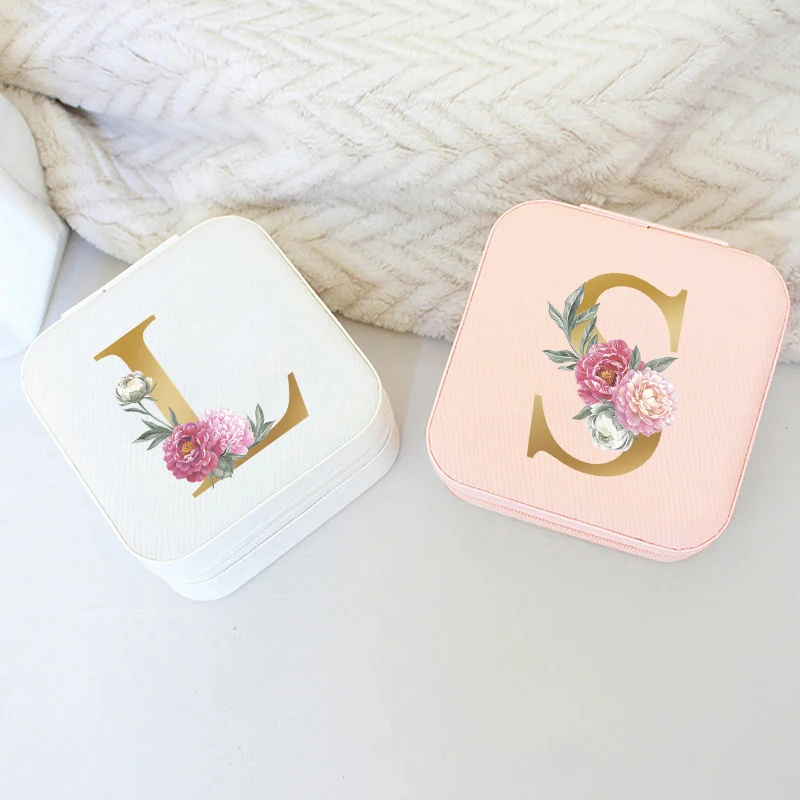 Gold Alphabet Flower Jewelry B - Bar Cart Gold recension och pris